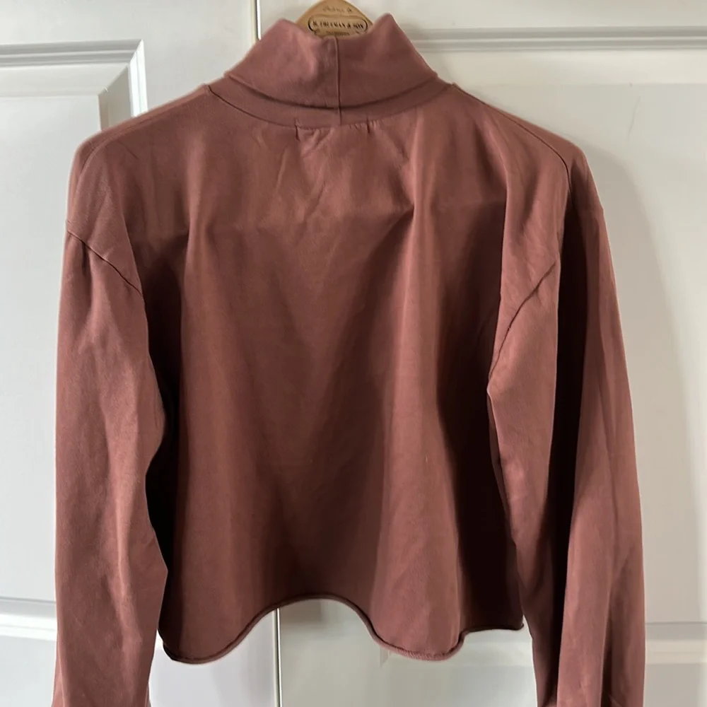 Project social brown top - Picture 3 of 3